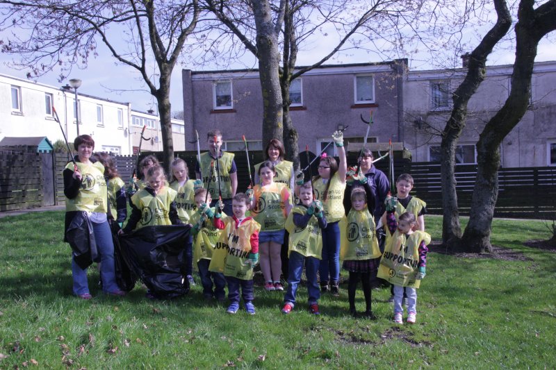 Play scheme litter pick